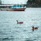 Il turismo lacustre in Lombardia: nuove strategie per valorizzare i laghi e sostenere l’economia territoriale