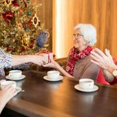 Natale in compagnia, a Sanremo la risposta alla solitudine degli anziani Natale in compagnia, a Sanremo la risposta alla solitudine degli anziani
