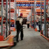 Commercio: Confesercenti, meno negozi ma più grandi. Dal 2011 spariti oltre 100mila punti vendita ma la superficie media cresce del +23,8% Commercio: Confesercenti, meno negozi ma più grandi. Dal 2011 spariti oltre 100mila punti vendita ma la superficie media cresce del +23,8%