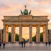 Sovranismo bancario tedesco di Merz. Il Muro contro UniCredit e l'Europa Sovranismo bancario tedesco di Merz. Il Muro contro UniCredit e l'Europa