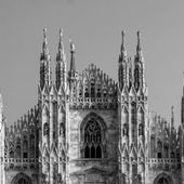 Mercato immobiliare a Milano: prezzi elevati, crescita moderata e nuove strategie per le partite IVA