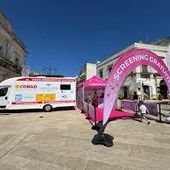 Legnano, successo per “Hope”: la prevenzione del tumore della pelle scende in piazza
