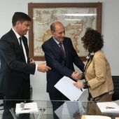 Stabilizzazione Asu, firmati i primi contratti a tempo indeterminato. Schifani: «Con il mio governo fine al precariato storico in Sicilia» Stabilizzazione Asu, firmati i primi contratti a tempo indeterminato. Schifani: «Con il mio governo fine al precariato storico in Sicilia»