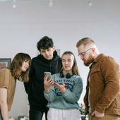Prestazione e identità nelle nuove generazioni Prestazione e identità nelle nuove generazioni