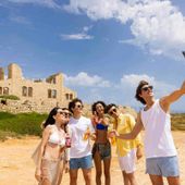 La Sicilia conquista il jet set: vip, turisti stranieri (+5,5%) e l’effetto White Lotus