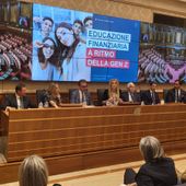 Generazione Z e denaro: social network come banchi di scuola, ma solo un giovane su tre è finanziariamente alfabetizzato Generazione Z e denaro: social network come banchi di scuola, ma solo un giovane su tre è finanziariamente alfabetizzato