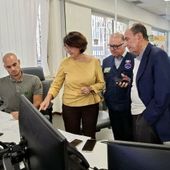 Incendi in Sicilia, Schifani in visita alla sala operativa: "Qui il cuore dell'emergenza, non abbasseremo la guardia" Incendi in Sicilia, Schifani in visita alla sala operativa: "Qui il cuore dell'emergenza, non abbasseremo la guardia"