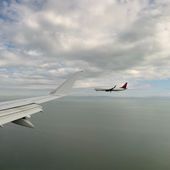 Il primo volo aereo green. Quanto costa al mondo volare?
