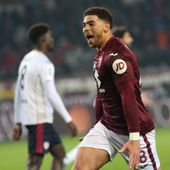 Doppietta di Adams, il Torino batte 2-0 il Cagliari