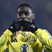 Kolo Muani trascina la Juve, Como battuto 2-1