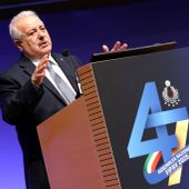Manfredi rieletto presidente Federvolley per il quadriennio 2025/2028