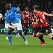 Il Napoli piega il Milan 2-1 e resta a -3 dall’Inter