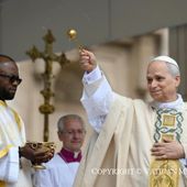 Papa “Costruiamo una chiesa di pace che apra le braccia al mondo”