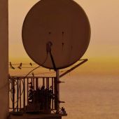 Tv in vacanza, il digitale cede il passo al satellite se segnale debole