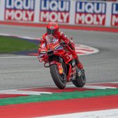 Marc Marquez vince anche in Austria, Bezzecchi sul podio