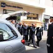 Baudo, chiusa la camera ardente al Teatro delle Vittorie