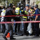 Attentato a Gerusalemme, 4 morti e almeno 15 feriti. Uccisi 2 terroristi Attentato a Gerusalemme, 4 morti e almeno 15 feriti. Uccisi 2 terroristi