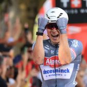 Terza volata vincente di Philipsen alla Vuelta 2025