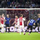 L’Inter passa 2-0 in casa Ajax, doppietta di Thuram