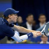 Sinner fatica ma batte Atmane e va ai quarti a Pechino Sinner fatica ma batte Atmane e va ai quarti a Pechino