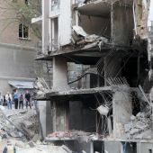 Ucraina, attacco russo nella notte, almeno due morti. Allarme in Polonia Ucraina, attacco russo nella notte, almeno due morti. Allarme in Polonia