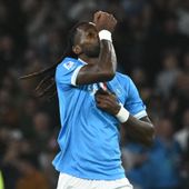 Il Napoli batte in rimonta il Genoa, 2-1 al Maradona