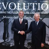 Webuild, il ministro Giuli visita EVOLUTIO “E’ una mostra sorprendente” Webuild, il ministro Giuli visita EVOLUTIO “E’ una mostra sorprendente”