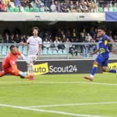 Verona avanti di due reti raggiunto dal Cagliari, finisce 2-2 Verona avanti di due reti raggiunto dal Cagliari, finisce 2-2