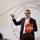 Studio Generali jeniot-Quattroruote, uso smartphone alla guida aumenta i rischi Studio Generali jeniot-Quattroruote, uso smartphone alla guida aumenta i rischi