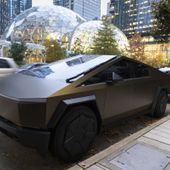 Tesla, sistema guida autonoma salva automobilista USA da scontro frontale notturno