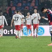 Vardy-show, colpo Cremonese al “Dall’Ara” e Bologna al tappeto Vardy-show, colpo Cremonese al “Dall’Ara” e Bologna al tappeto