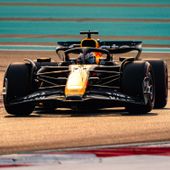 Verstappen in pole ad Abu Dhabi davanti a Norris e Piastri