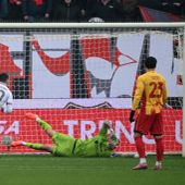 Bonazzoli-Sanabria, la Cremonese batte il Lecce 2-0