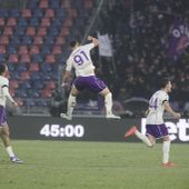 La Fiorentina sbanca Bologna, 2-1 nel ricordo di Commisso