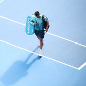 Sfortuna Musetti, vince i primi due set con Djokovic ma poi si ritira