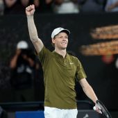 Sinner travolge Shelton, sarà semifinale contro Djokovic a Melbourne