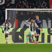 Kalulu salva la Juve e beffa la Lazio al 96°, a Torino finisce 2-2 Kalulu salva la Juve e beffa la Lazio al 96°, a Torino finisce 2-2