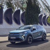 Renault Symbioz, spazio e tecnologia ibrida per la famiglia moderna