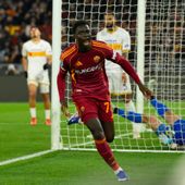 Una rete di Vaz piega il Lecce, la Roma vince 1-0 e aggancia la Juve Una rete di Vaz piega il Lecce, la Roma vince 1-0 e aggancia la Juve