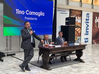 Alcuni momenti dell'inaugurazione tenuta oggi a Novara Alcuni momenti dell'inaugurazione tenuta oggi a Novara