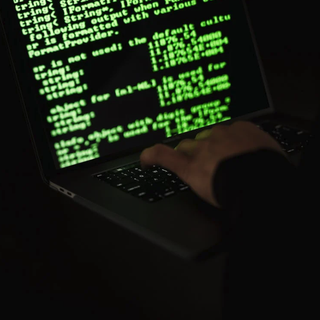 Il “broker dei vip” davanti al giudice: cosa insegna il caso Migani agli investitori