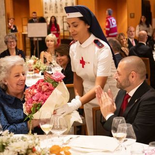 Conferimento medaglia d’oro Croce Rossa Italiana ad Elsa Antonioli Monti
