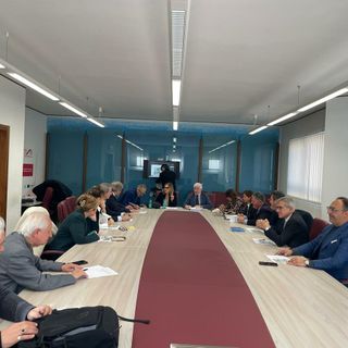 La Regione propone una pausa nei progetti Eni e Shell per rivedere strategia e occupazione