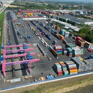 Logistica, Regione Lombardia: «Nodo strategico per i trasporti in Europa. Investiamo in intermodalità e sostenibilità»