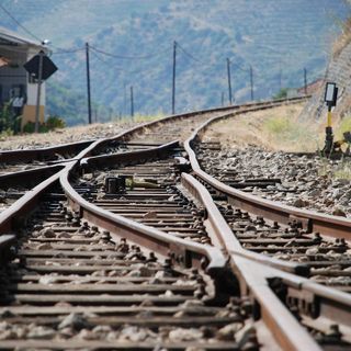 Trasporti pubblici, Marsilio rassicura: "Nessuna privatizzazione, rinnovo flotta in arrivo"