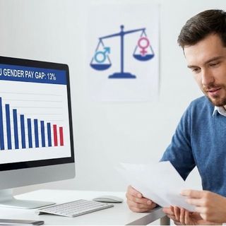 La Direttiva UE “dignità” e la parità salariale. Ecco cosa cambia per le aziende, lavoratrici e lavoratori.