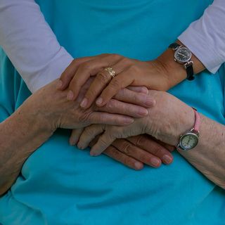 Pensione anticipata per i caregiver. Una possibilità (a certe condizioni)