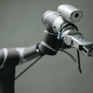 Da Block ad Amazon, l’onda dell’AI ridisegna il lavoro: oltre 120mila posti tagliati nel tech nel 2025