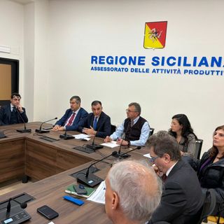 Semiconduttori, l’accordo per il polo STMicroelectronics: 300 milioni dalla Regione e migliaia di nuovi posti a Catania