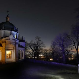 Oltre la grata: il Sacro Monte di Varese si svela in “pittografie” di metallo contorto a Buguggiate